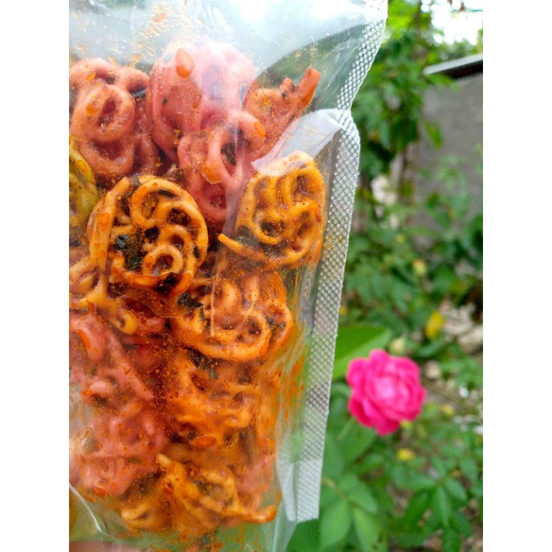 

Krupuk seblak mawar