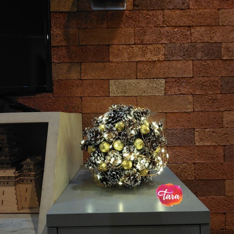 

Hampers Christmas Chocolate Ball /Pine Ball
