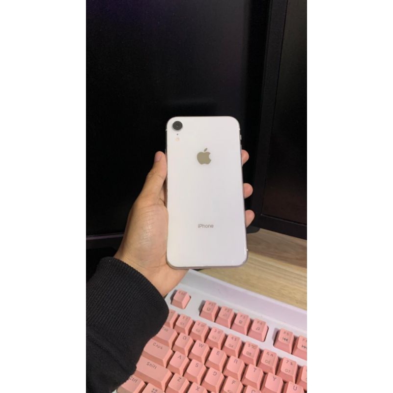 iPhone xr 128Gb• WHITE