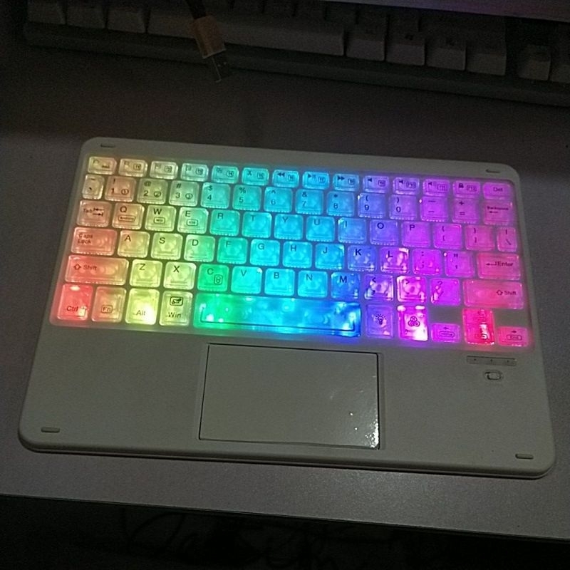 Keyboard (Tablet dan Laptop) Plus Touchpad Bluetooth RGB