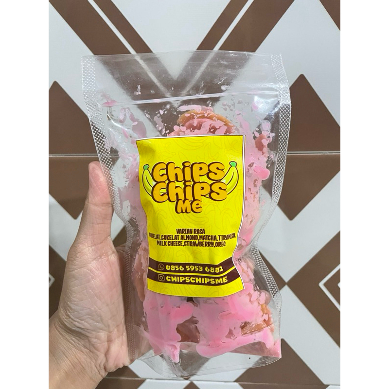 

Chips Me Keripik Pisang Cokelat 50gr Rasa Strawberi