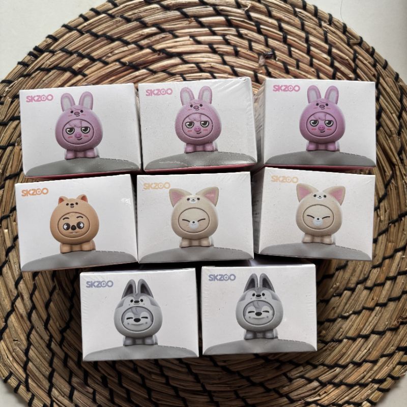 UNVEIL 13 STRAY KIDS SKZOO FIGURE