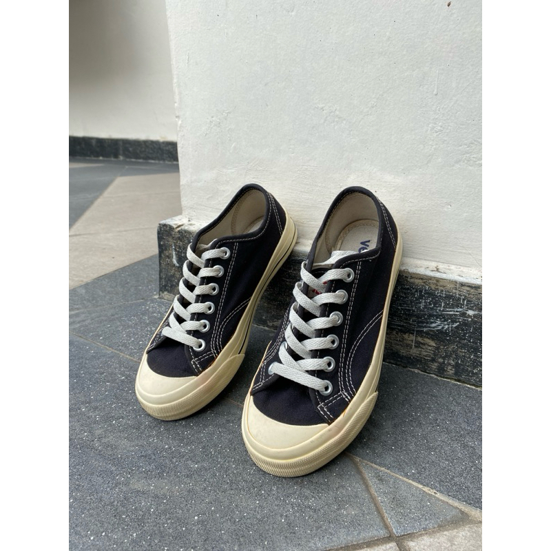 [SECOND] Sepatu VENTELA Basic Low warna black natural Uk 37
