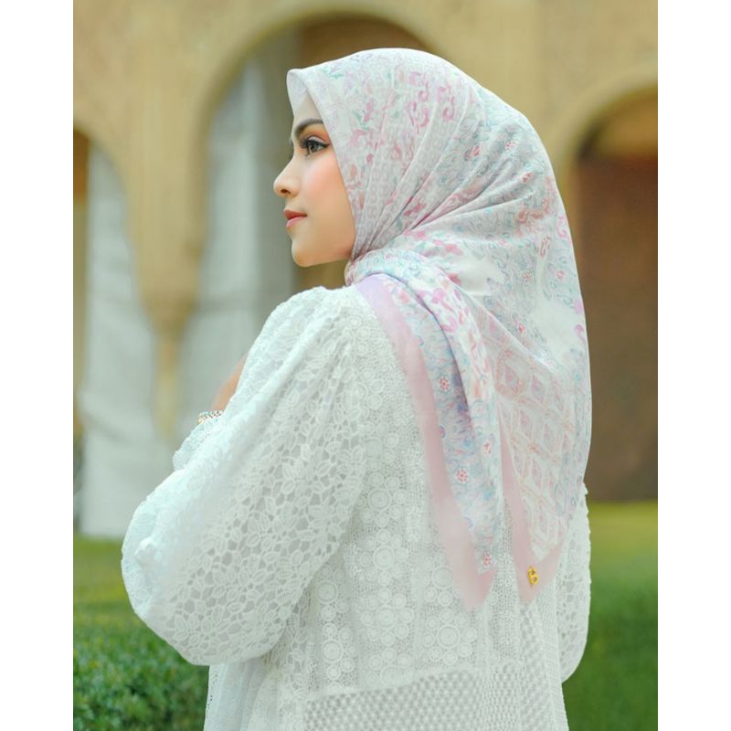 Buttonscarves Granada series - White Pink