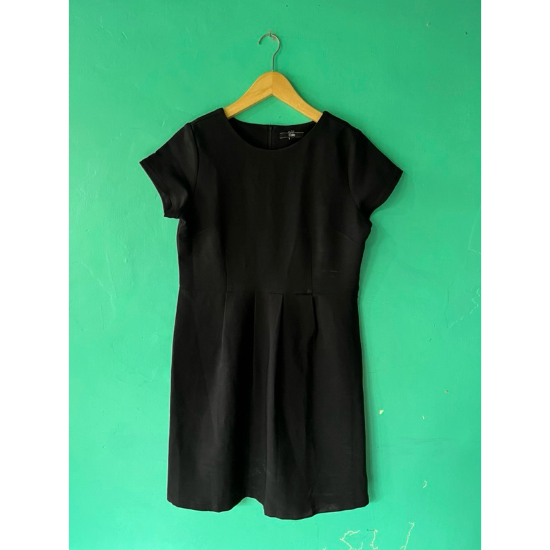 [Preloved] Dress Cole Hitam