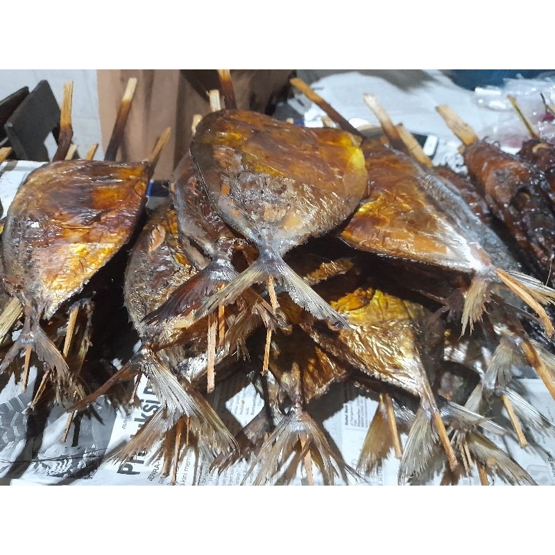 

ikan asap bagong 1 ekor Rp 8.000