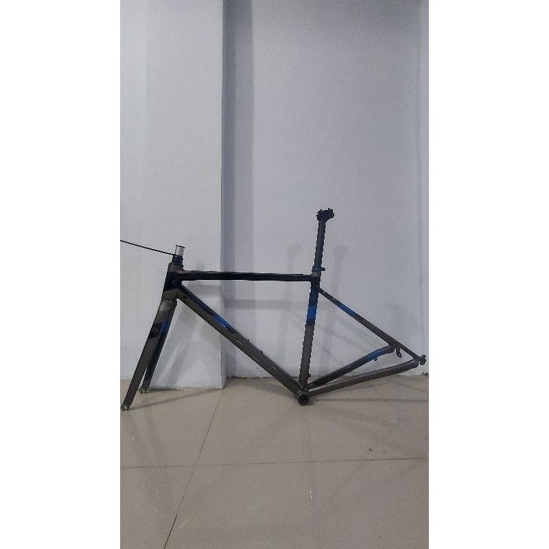 Frameset Strattos S2 2021 Size S (46) Bonus FD Claris Bawaan
