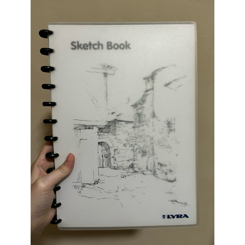 

Lyra Sketch Book