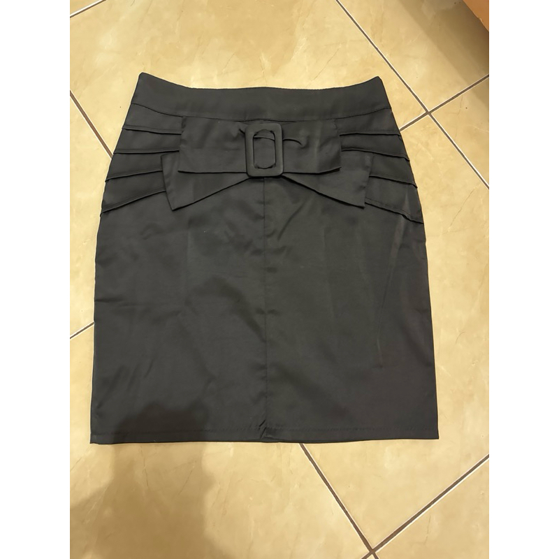 Preloved Skirt Kerja / Rok kerja / Rok Kantor - Warna Hitam - Preloved