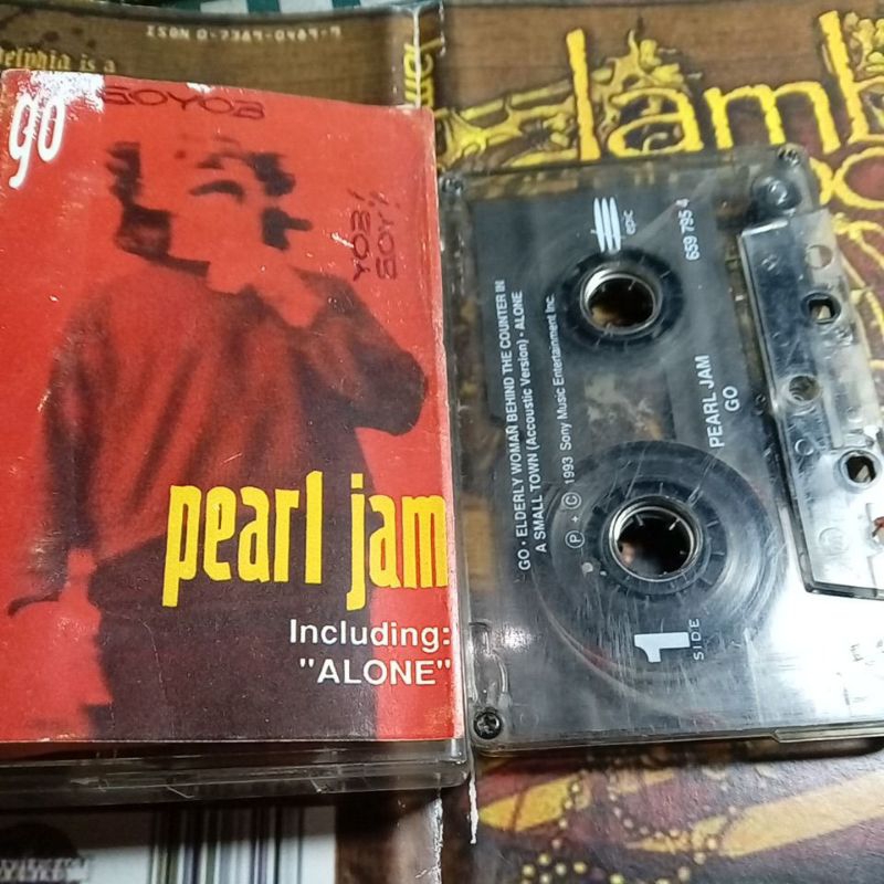 PEARL JAM  COLLECTION  GO  HITS ALONE KASET PITA