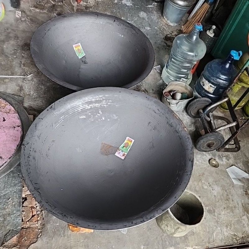 kuali cor besi  wajan besi cor kenceng cor besi baja model dalam  UK  90 cm  36 in wajan dodol gula 
