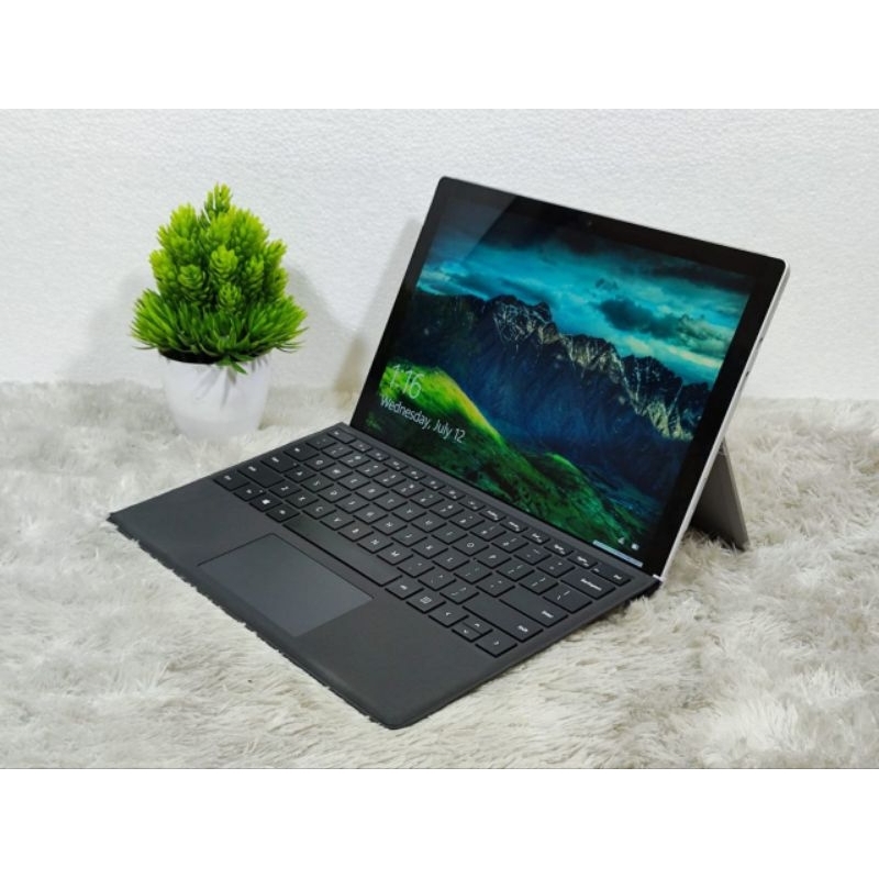 Laptop Tablet Microsoft Surface Pro 4 Core i5 Gen6 RAM 8GB SSD 128GB Touchscreen