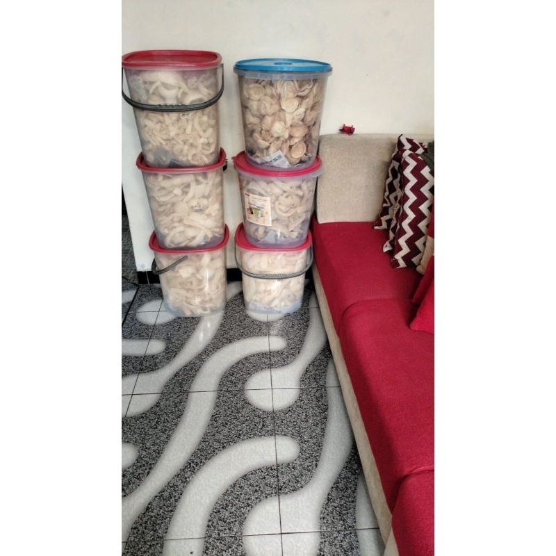 

aneka macam kerupuk dan keripik