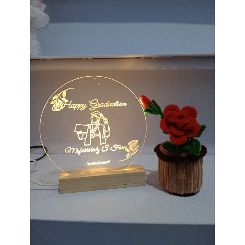 HIASAN_AKRILIK_UNTUK_UCAPAN_WISUDA_SEMPRO_ULANGTAHUN