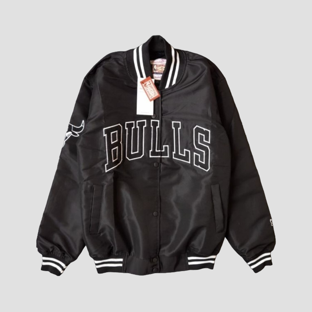 Jaket Baseketball Series Varsity BullsBlack White Casual vintage Terbaru