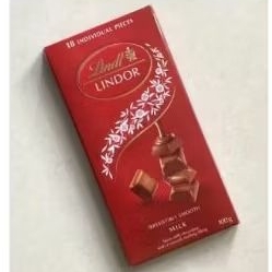 

Lindt Lindor 18 Individual Pieces Irresistible Milk