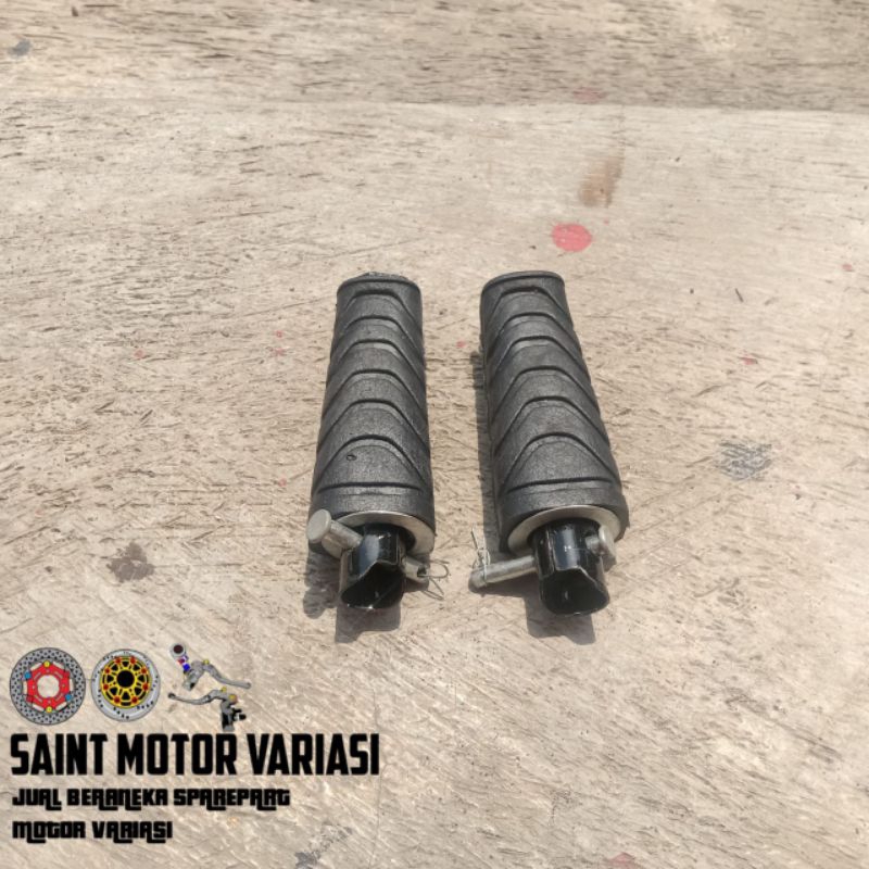 FOOTSTEP PIJAKAN KAKI BELAKANG UNTUK MOTOR REVO BEAT VARIO