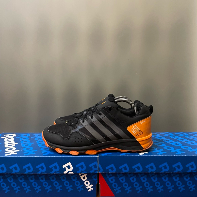 41 - Sepatu Outdoor Hiking Gunung Adidas Bekas Second Adidas Kanadia TR7 GORE-TEX Trail Running Beka