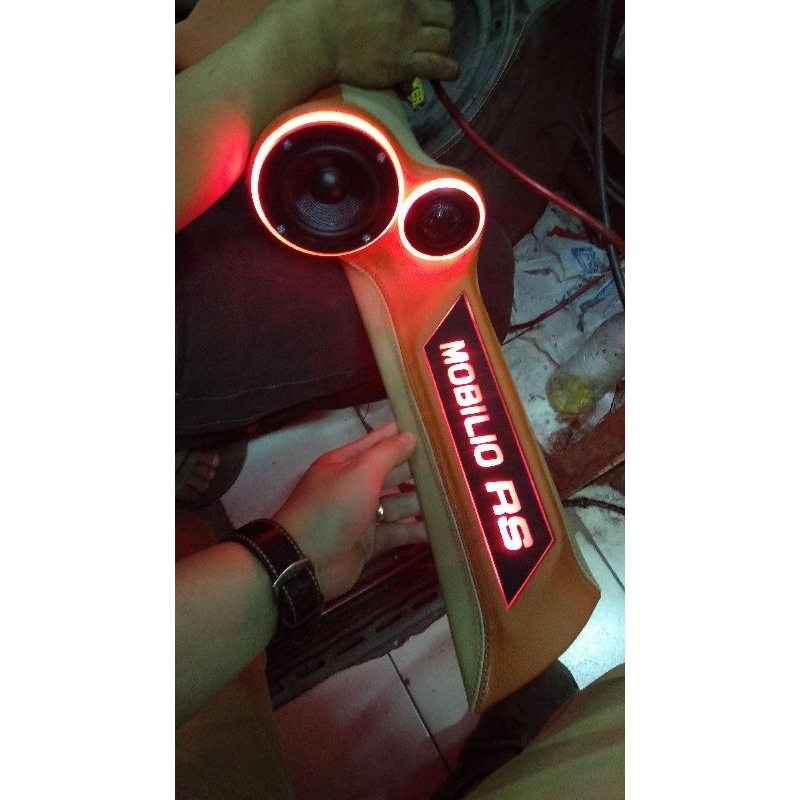 Pilar Audio Custom Mobil + Twitter & midrange