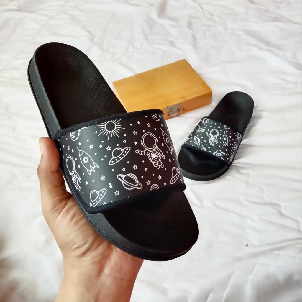 Sandal Slide Hitam Doods  Sandal Casual Pria & Wanita Kekinian