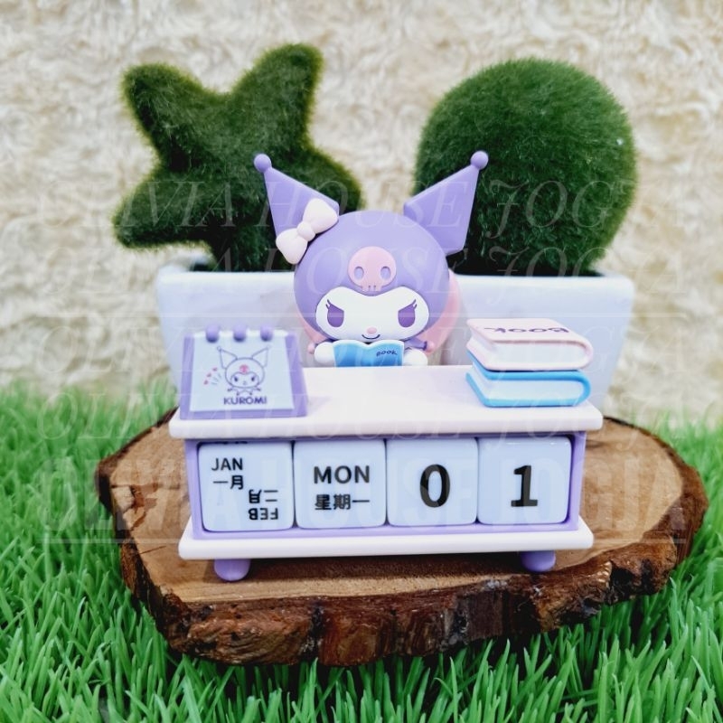 

Action Figure Kuromi Figure Meja Tanggal Kuromi Figurin Kuromi Kalender