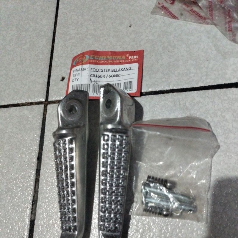 foot step belakang foot step pijakan kaki belakang cb150r / sonix