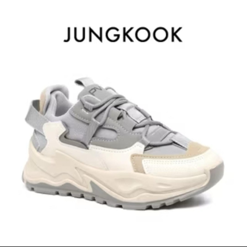 Jungkook Sepatu Sneakers Abu-abu PVN ukuran 41