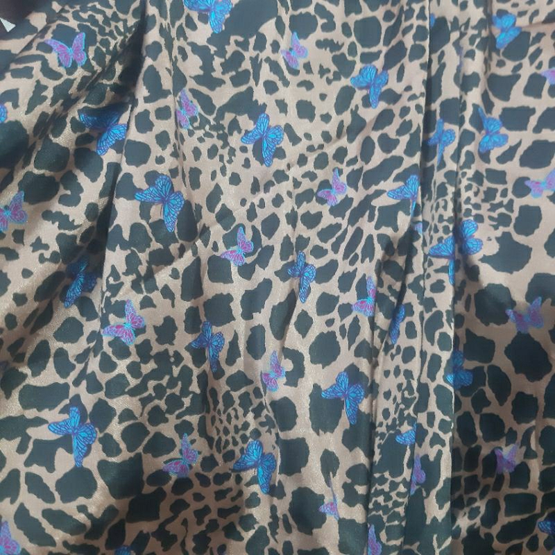 KAIN SATIN SILK PREMIUM MOTIF MACAN - KAIN SATIN MOTIF MACAN HARGA/0,5M