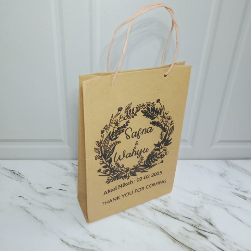 

Promo Paperbag New Coming Size 12*4*16 Sudah Free Sablon Ya