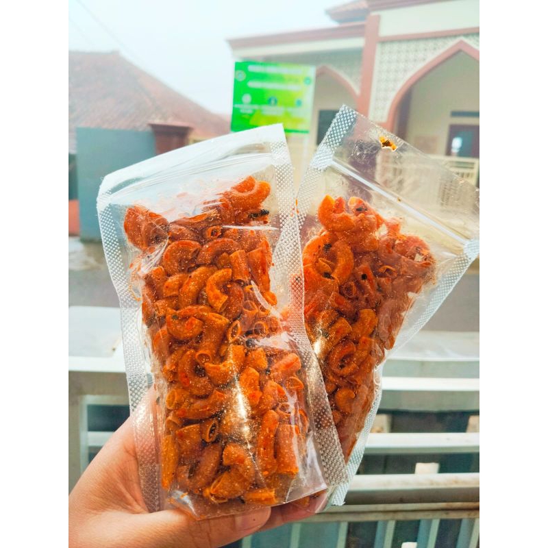 

MAKARONI CIKRUH PEDAS DAUN JERUK 100 GRAM