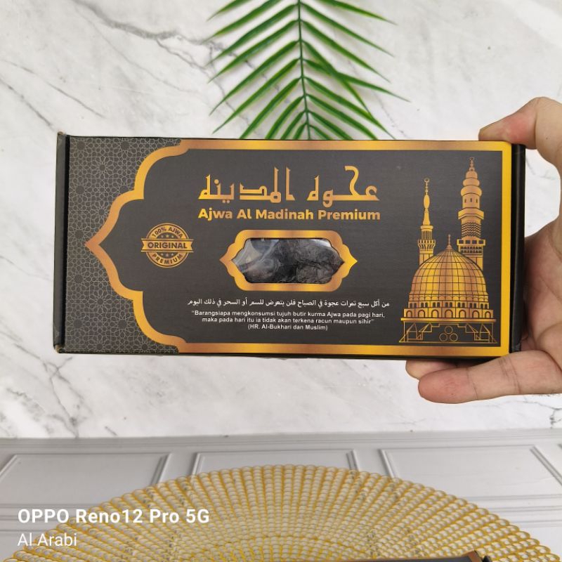 

Kurma Ajwa Al Madinah Kemasan Kardus.