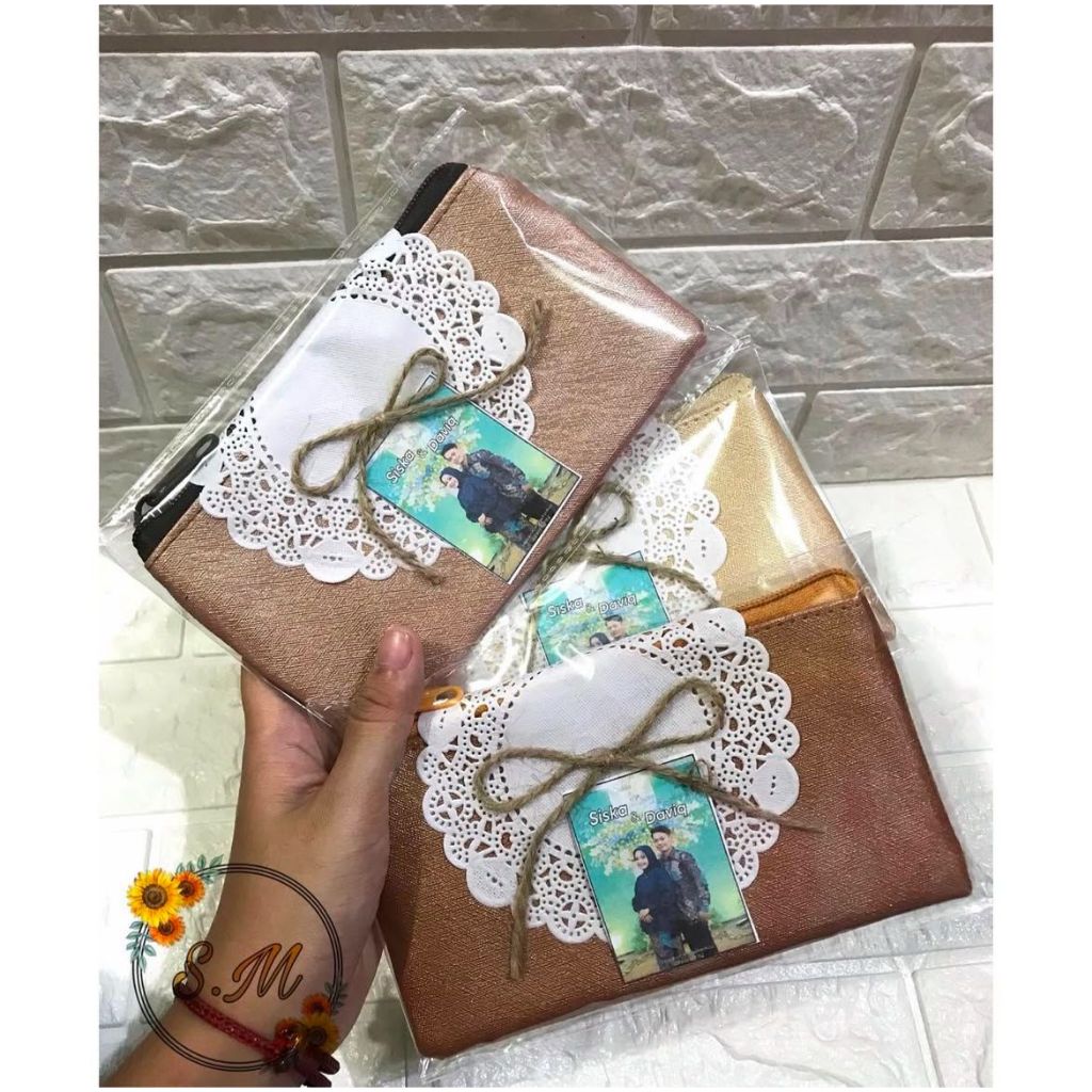 Souvenir Pouch Prada Glitter - Souvenir Pernikahan DOmpet Metalik - SOuvenir Wedding Pouch Murah - S