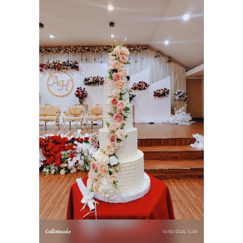 

Cake Wedding 5 tier / Cake Wedding Cantik/ Bisa Request warna