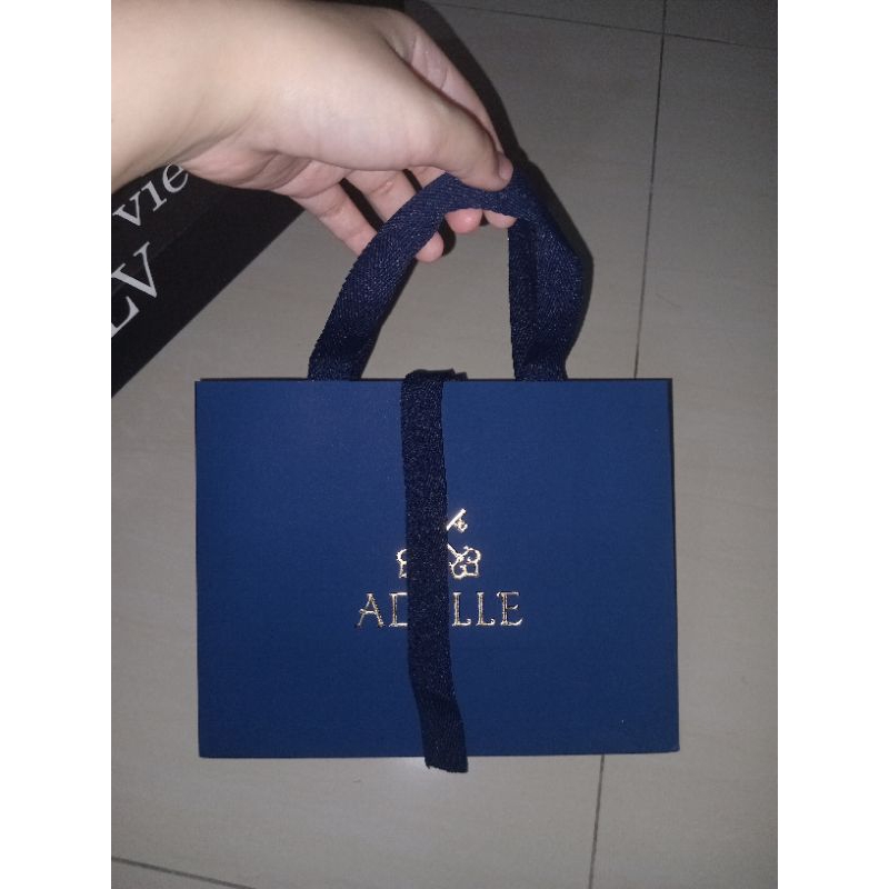 

paper bag adelle jewellery