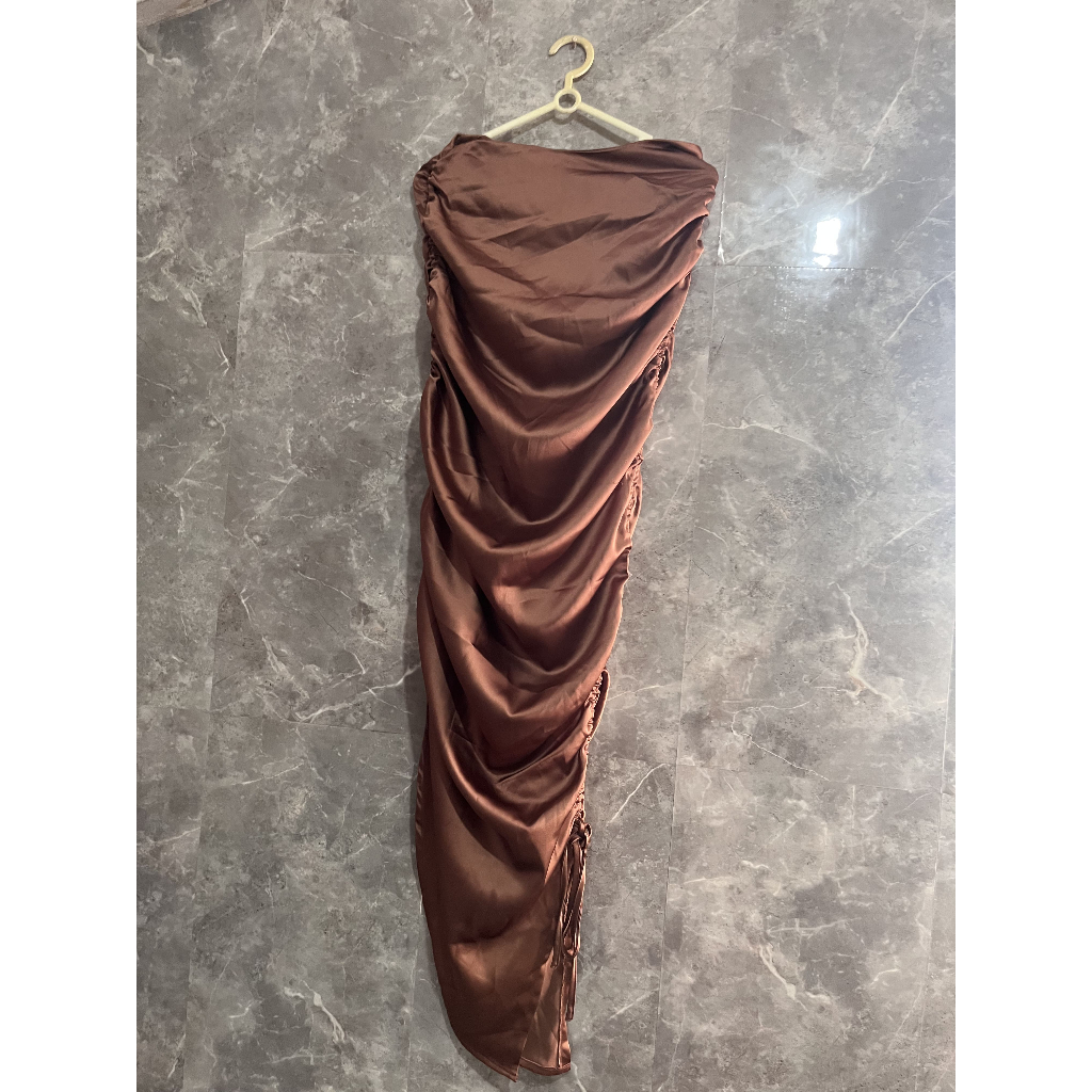 [Preloved] Forever 21 Satin Skirt / Rok Satin