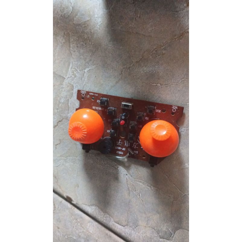 mesin remot drone hx750..normll siap pake..minus body rusak..di buang .