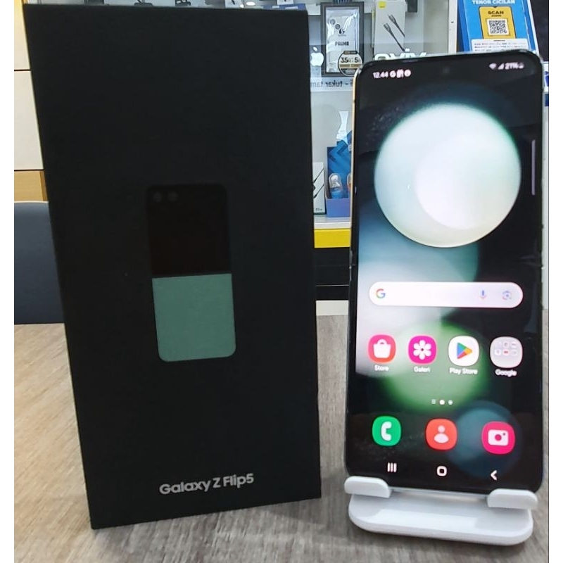 Ex Display Samsung Galaxy ZFlip 5 5G(8/256GB)-Garansi Resmi Samsung
