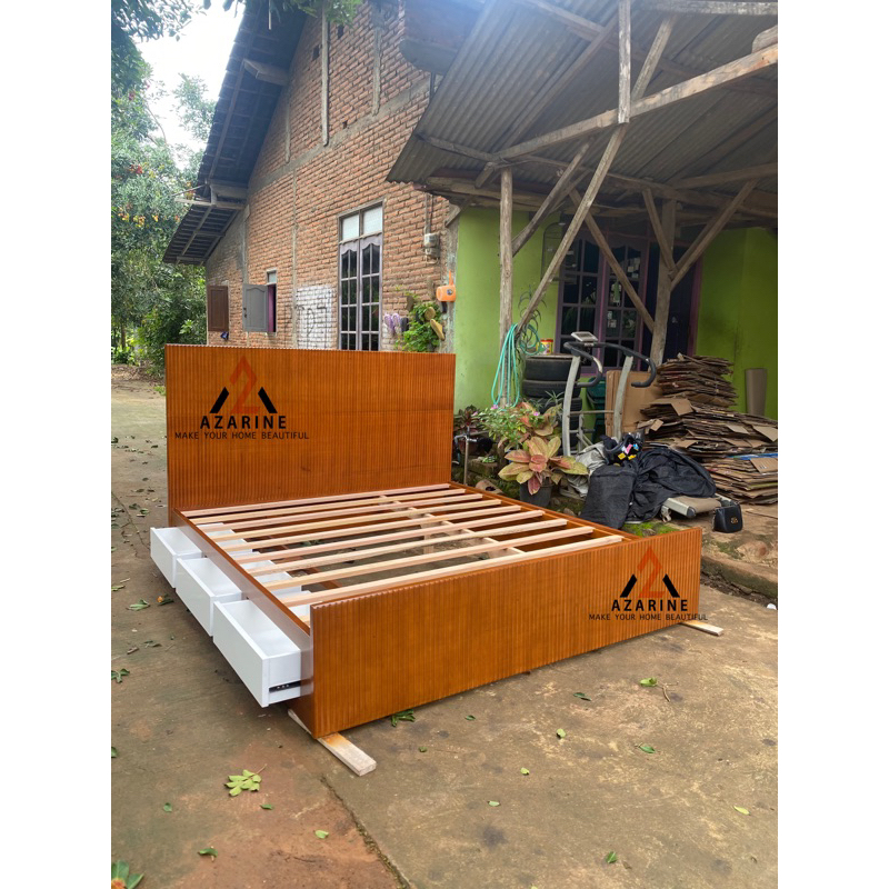 Tempat Tidur Minimalis Duco Putih Laci