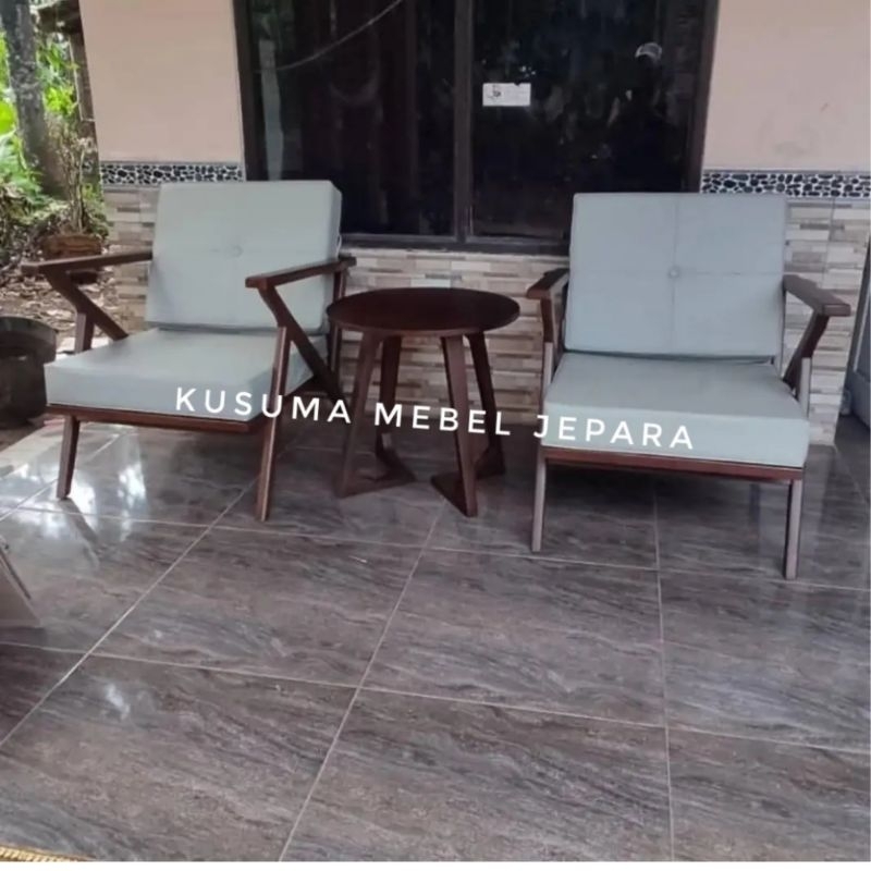 Set Meja Kursi Teras Minimalis Kayu Jati (1 Meja 2 Kursi + Bantalan Busa)