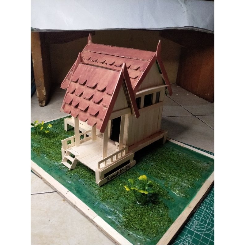 prakarya miniatur rumah adat bugis dari stik es krim