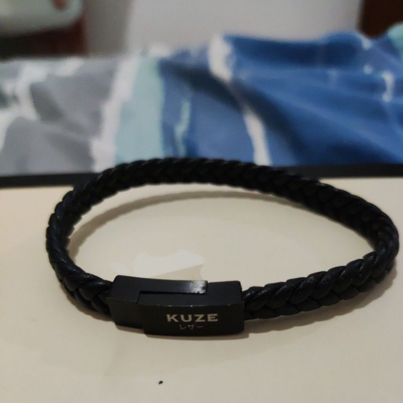 preloved gelang magnet KUZE