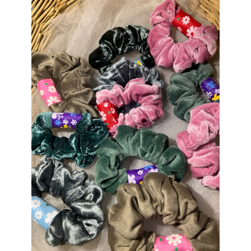 Scrunchie bludru / ikat rambut bludru polos
