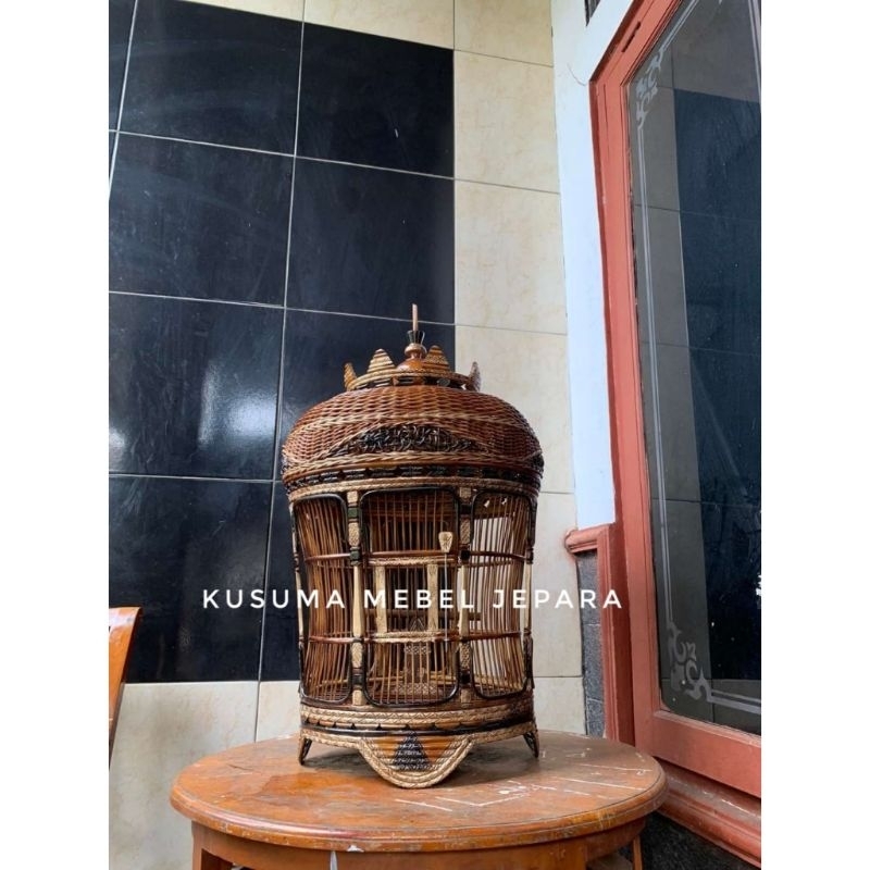 Sangkar Burung Perkutut Mahkota Model Mataraman Rajut Rotan Finishing Natural (Free packing kayu)