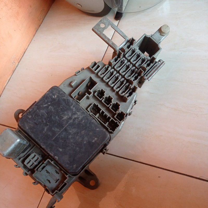 bok sikring mobil Honda Genio copotan original...komplit mobil wiper