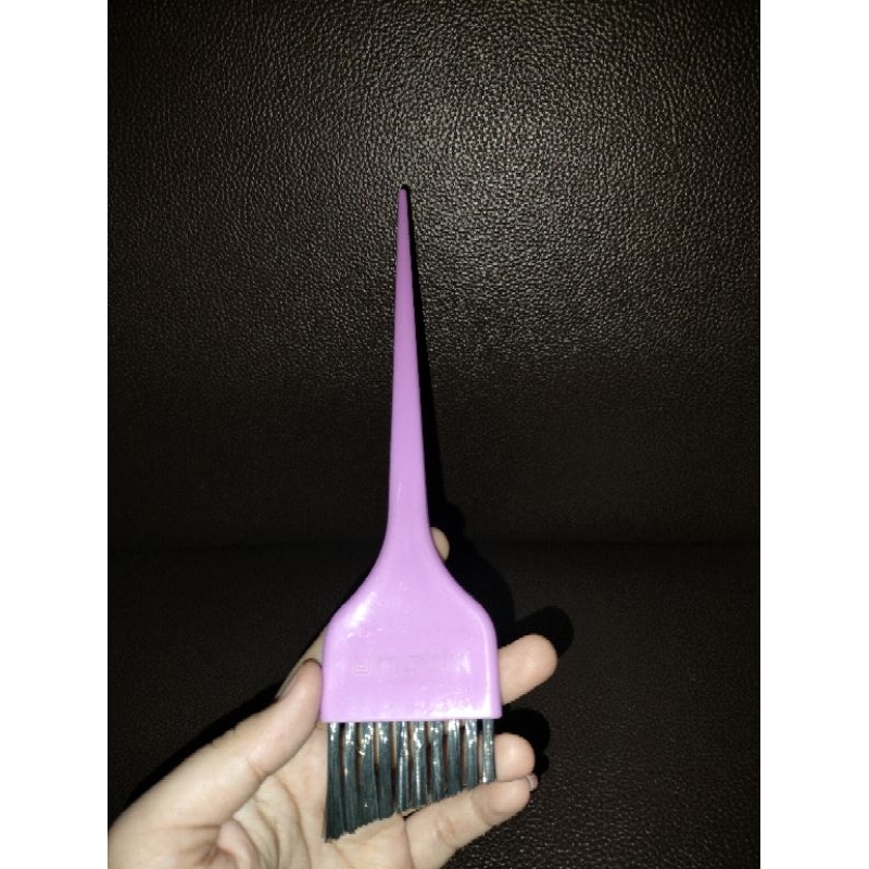 Matrix brush for hair coloring (kuas cat rambut)