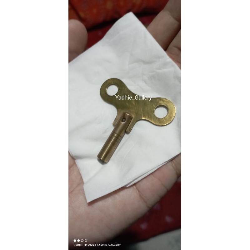 KUNCI PEMUTAR MANTLECLOCK JAM MEJA JUNGHANS