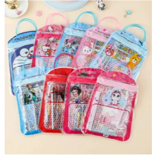 

STATIONERY SET 6IN FREE BAG SET 8 / UKURAN TAS: 28X21CM / ALAT TULIS ANAK SEKOLAH / TAS ALAT SEKOLAH / TEMPAT PENSIL / PAKET ALAT TULIS / FROZEN / DORAEMON/ RABBIT/ SEPAIDERMAN / HELLO KATTY / MINIONS - UNICRON