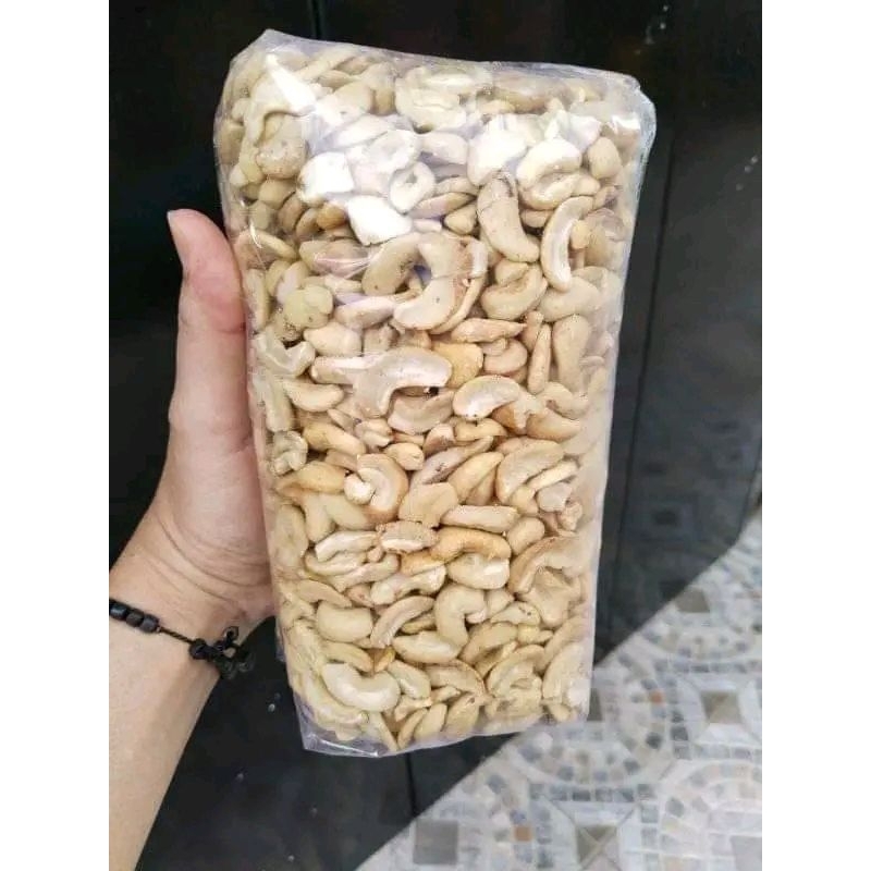 

Kacang mede patahan mentah termurah 1kg