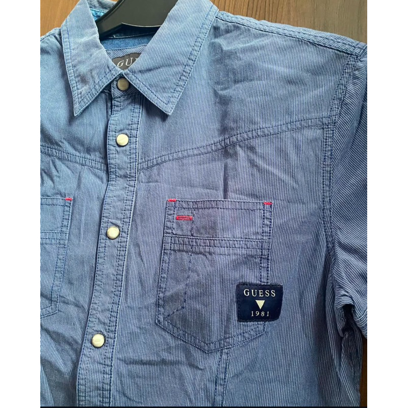 Kemeja Guess
