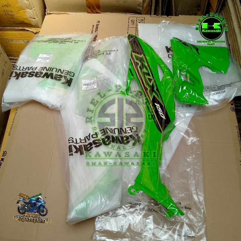 BODY SAMPING TANGKI SET KANAN DAN KIRI KLX 150 BF EXTREME HIJAU LIST ORIGINAL KAWASAKI